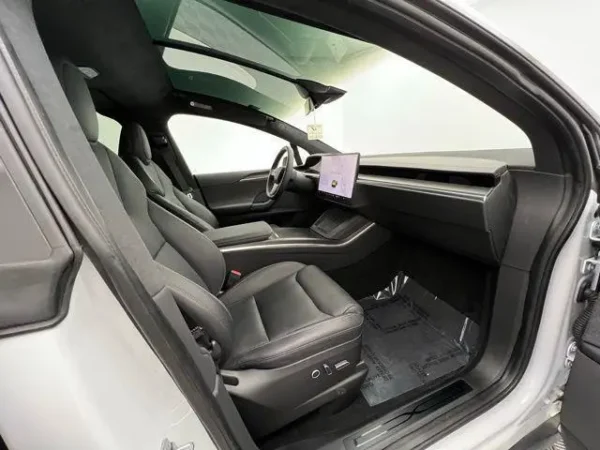 2022 Tesla Model X Plaid Tri Motor All-Wheel Drive - Image 8