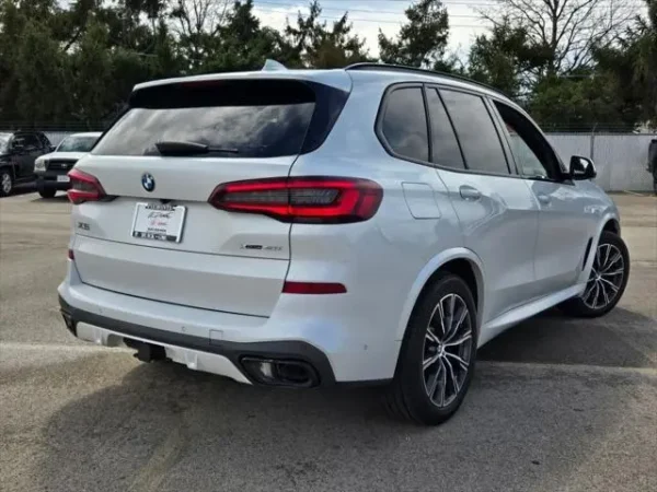 2021 BMW X5 xDrive40i - Image 3
