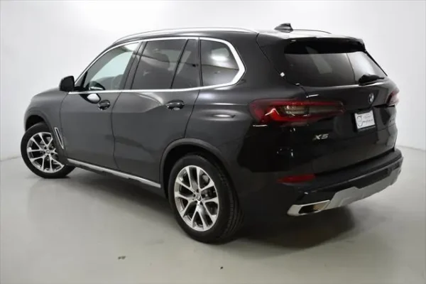 2021 BMW X5 xDrive40i - Image 3