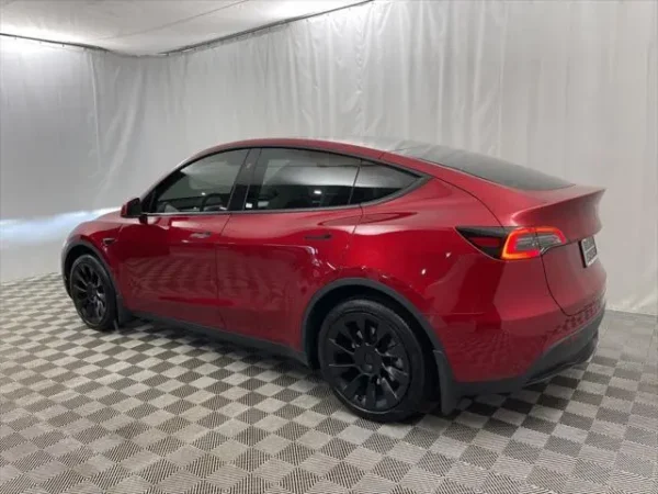2024 Tesla Model Y Long Range Dual Motor All-Wheel Drive - Image 4