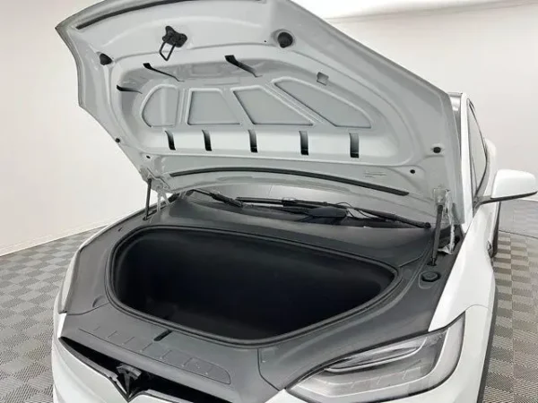 2022 Tesla Model X Plaid Tri Motor All-Wheel Drive - Image 3