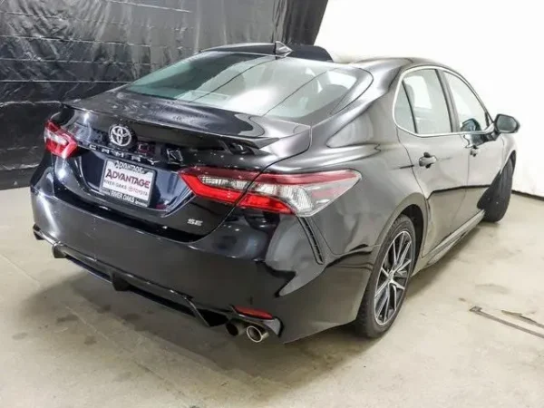 2022 Toyota Camry SE - Image 3