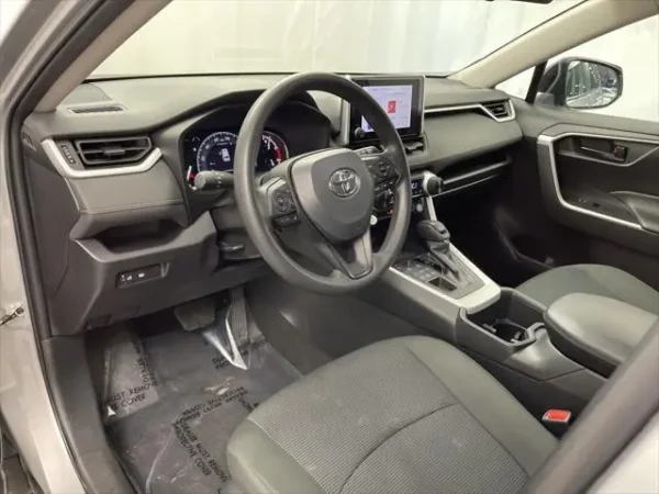 2024 Toyota RAV4 LE - Image 7